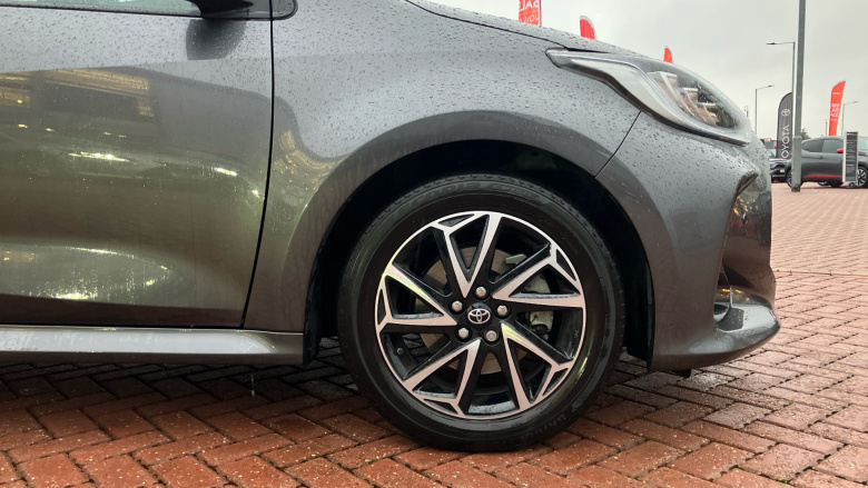 Toyota Yaris 1.5 Hybrid Design 5dr CVT Hybrid Hatchback